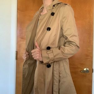 Trenchcoat Camel Size 6